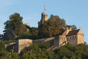 Aargau Erlebnis - Schloss-Ruine Stein mit Niklauskapelle in Baden