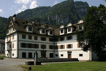 Glarus Sehenswert - Freulerpalast in Näfels