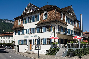 Nidwalden Gastronomie - Hotel Engel (1800) am Dorfplatz in Stans