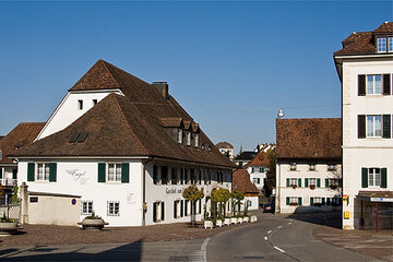 Solothurn Gastronomie - Hauptstrasse mit Gasthof Engel in Dornach